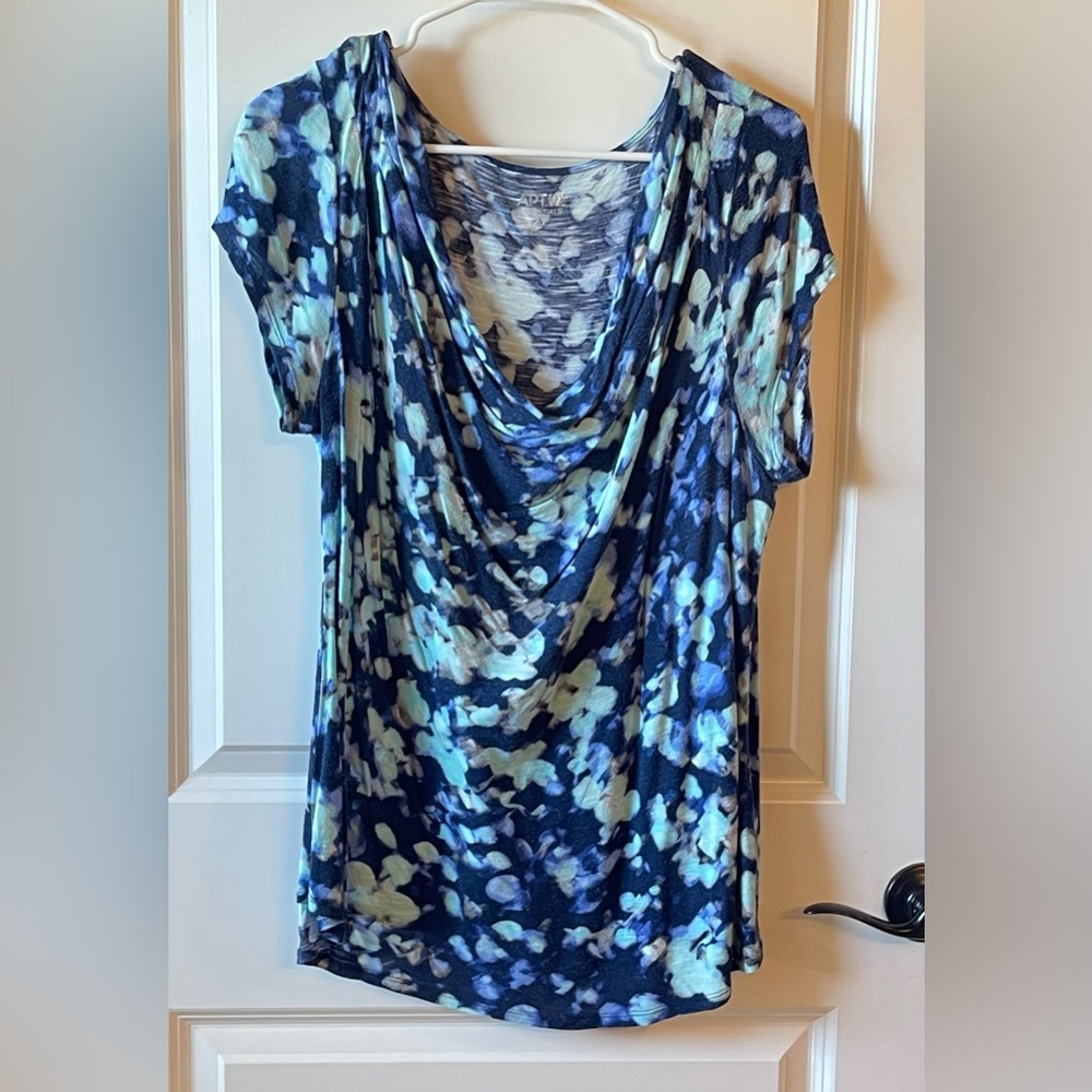 Apt. 9 Top